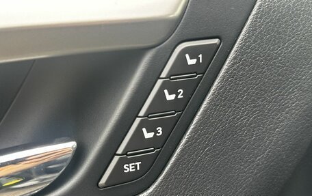 Lexus RX IV рестайлинг, 2015 год, 3 400 000 рублей, 23 фотография