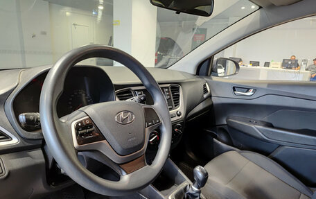 Hyundai Solaris II рестайлинг, 2018 год, 1 034 000 рублей, 20 фотография