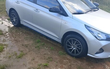 Hyundai Solaris II рестайлинг, 2022 год, 2 150 000 рублей, 8 фотография