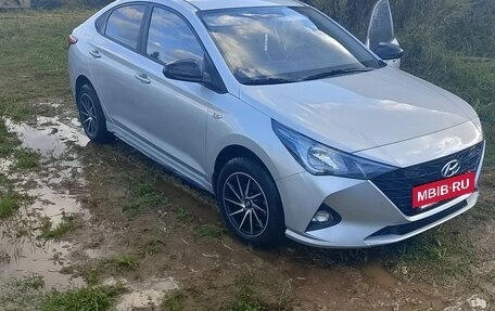 Hyundai Solaris II рестайлинг, 2022 год, 2 150 000 рублей, 2 фотография