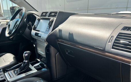 Toyota Land Cruiser Prado 150 рестайлинг 2, 2019 год, 4 890 000 рублей, 11 фотография