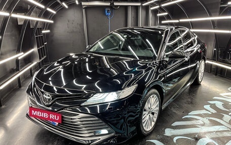 Toyota Camry, 2018 год, 2 900 000 рублей, 3 фотография