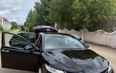 Toyota Camry, 2018 год, 2 900 000 рублей, 10 фотография
