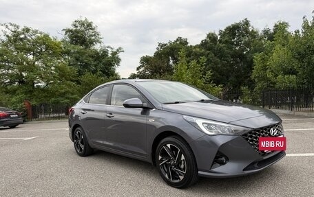 Hyundai Solaris II рестайлинг, 2021 год, 1 750 000 рублей, 2 фотография