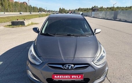 Hyundai Solaris II рестайлинг, 2013 год, 830 000 рублей, 3 фотография