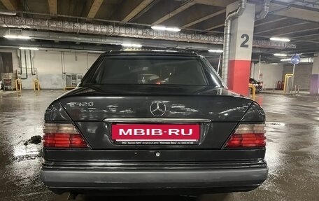 Mercedes-Benz E-Класс, 1994 год, 1 150 000 рублей, 2 фотография