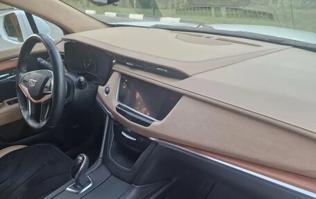 Cadillac XT5 I рестайлинг, 2017 год, 2 500 000 рублей, 13 фотография