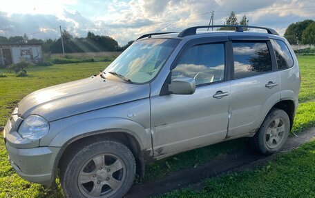 Chevrolet Niva I рестайлинг, 2011 год, 350 000 рублей, 3 фотография