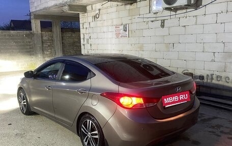 Hyundai Elantra V, 2012 год, 1 050 000 рублей, 2 фотография