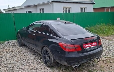 Mercedes-Benz E-Класс, 2011 год, 1 100 000 рублей, 1 фотография