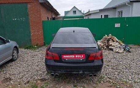 Mercedes-Benz E-Класс, 2011 год, 1 100 000 рублей, 3 фотография