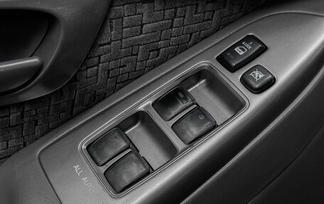 Toyota Land Cruiser Prado 120 рестайлинг, 2006 год, 1 749 900 рублей, 12 фотография