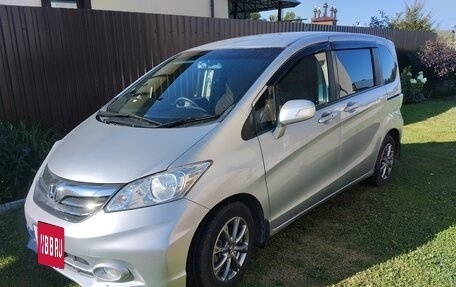Honda Freed I, 2013 год, 1 090 000 рублей, 3 фотография