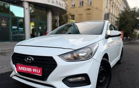 Hyundai Solaris II рестайлинг, 2018 год, 675 000 рублей, 1 фотография