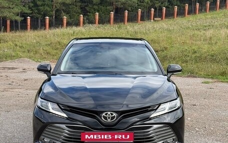 Toyota Camry, 2019 год, 2 750 000 рублей, 2 фотография