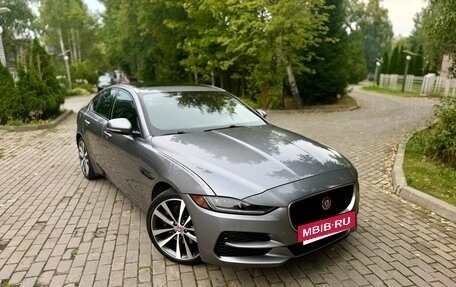 Jaguar XE I рестайлинг, 2019 год, 3 285 000 рублей, 2 фотография
