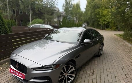 Jaguar XE I рестайлинг, 2019 год, 3 285 000 рублей, 3 фотография