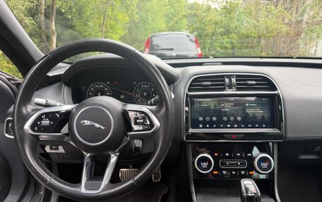 Jaguar XE I рестайлинг, 2019 год, 3 285 000 рублей, 19 фотография