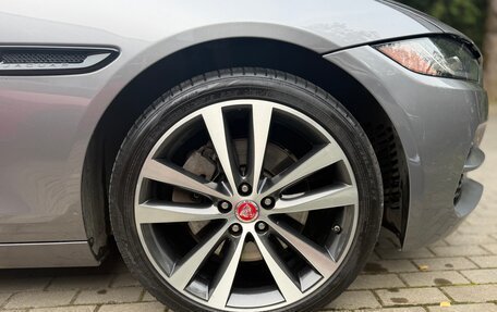 Jaguar XE I рестайлинг, 2019 год, 3 285 000 рублей, 34 фотография