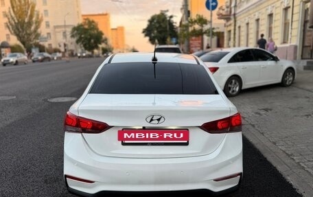 Hyundai Solaris II рестайлинг, 2018 год, 675 000 рублей, 6 фотография