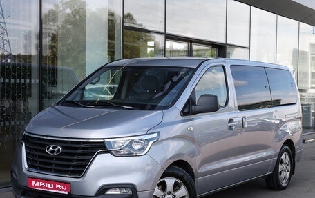 Hyundai Grand Starex Grand Starex I рестайлинг 2, 2018 год, 3 498 000 рублей, 1 фотография