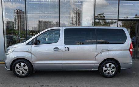 Hyundai Grand Starex Grand Starex I рестайлинг 2, 2018 год, 3 498 000 рублей, 7 фотография