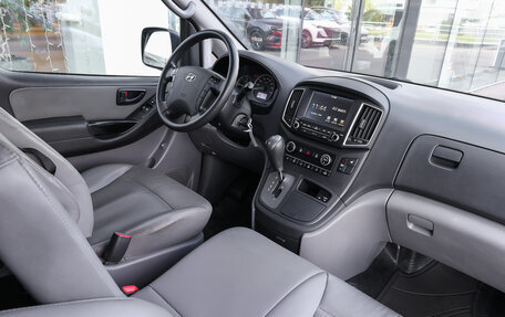 Hyundai Grand Starex Grand Starex I рестайлинг 2, 2018 год, 3 498 000 рублей, 9 фотография