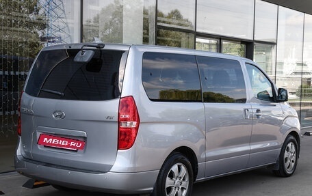 Hyundai Grand Starex Grand Starex I рестайлинг 2, 2018 год, 3 498 000 рублей, 5 фотография