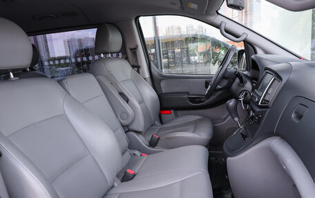 Hyundai Grand Starex Grand Starex I рестайлинг 2, 2018 год, 3 498 000 рублей, 10 фотография