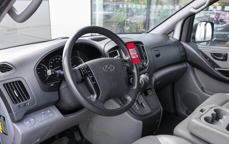 Hyundai Grand Starex Grand Starex I рестайлинг 2, 2018 год, 3 498 000 рублей, 17 фотография