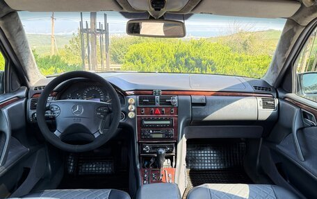 Mercedes-Benz E-Класс, 1999 год, 820 000 рублей, 14 фотография