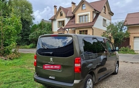 Peugeot Traveller I, 2019 год, 2 900 000 рублей, 3 фотография