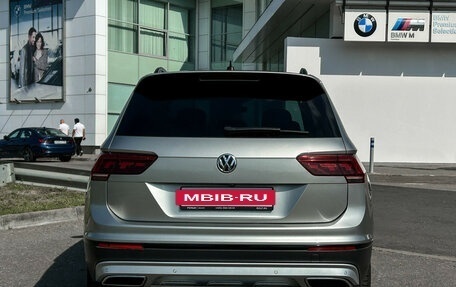 Volkswagen Tiguan II, 2019 год, 2 410 000 рублей, 6 фотография