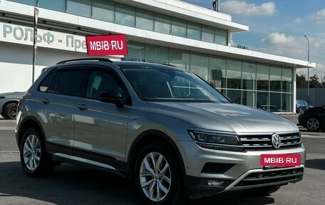 Volkswagen Tiguan II, 2019 год, 2 410 000 рублей, 3 фотография