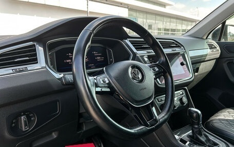 Volkswagen Tiguan II, 2019 год, 2 410 000 рублей, 13 фотография
