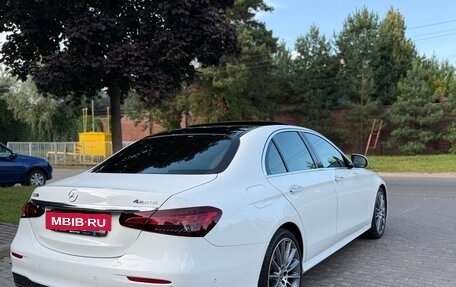 Mercedes-Benz E-Класс, 2022 год, 5 400 000 рублей, 6 фотография