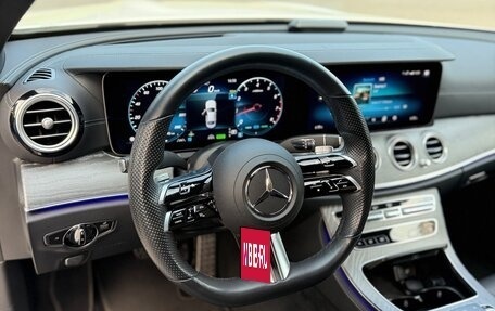 Mercedes-Benz E-Класс, 2022 год, 5 400 000 рублей, 14 фотография