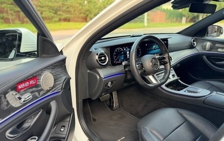 Mercedes-Benz E-Класс, 2022 год, 5 400 000 рублей, 10 фотография