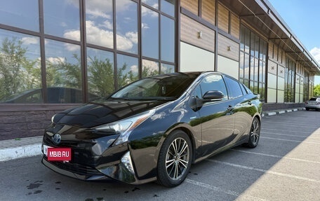 Toyota Prius IV XW50, 2017 год, 1 550 000 рублей, 1 фотография