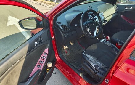 Hyundai Solaris II рестайлинг, 2011 год, 450 000 рублей, 28 фотография