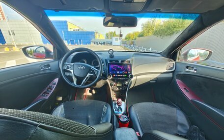 Hyundai Solaris II рестайлинг, 2011 год, 450 000 рублей, 26 фотография