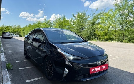 Toyota Prius IV XW50, 2017 год, 1 550 000 рублей, 3 фотография