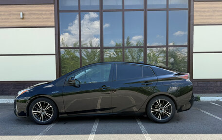 Toyota Prius IV XW50, 2017 год, 1 550 000 рублей, 7 фотография