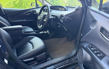 Toyota Prius IV XW50, 2017 год, 1 550 000 рублей, 9 фотография