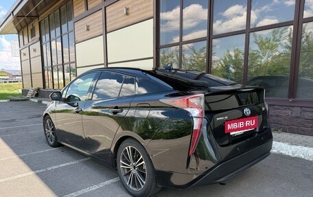 Toyota Prius IV XW50, 2017 год, 1 550 000 рублей, 6 фотография