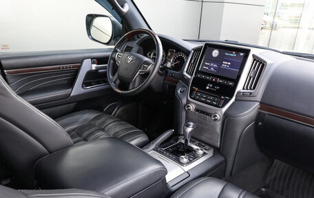 Toyota Land Cruiser 200, 2020 год, 8 998 000 рублей, 10 фотография