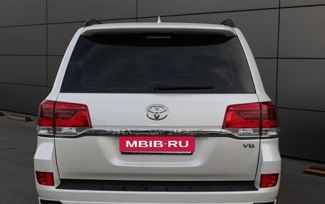 Toyota Land Cruiser 200, 2020 год, 8 998 000 рублей, 6 фотография