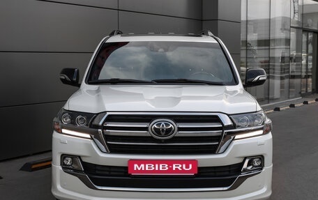 Toyota Land Cruiser 200, 2020 год, 8 998 000 рублей, 2 фотография