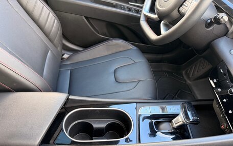 Hyundai Elantra, 2023 год, 2 000 000 рублей, 24 фотография
