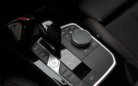 BMW 1 серия, 2021 год, 2 410 000 рублей, 10 фотография